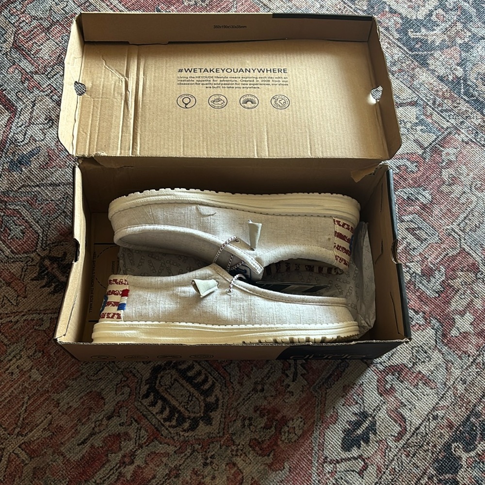 Hey Dude Wally Off White Patriotic 
 Men’s Size 9 | Women’s Size 11